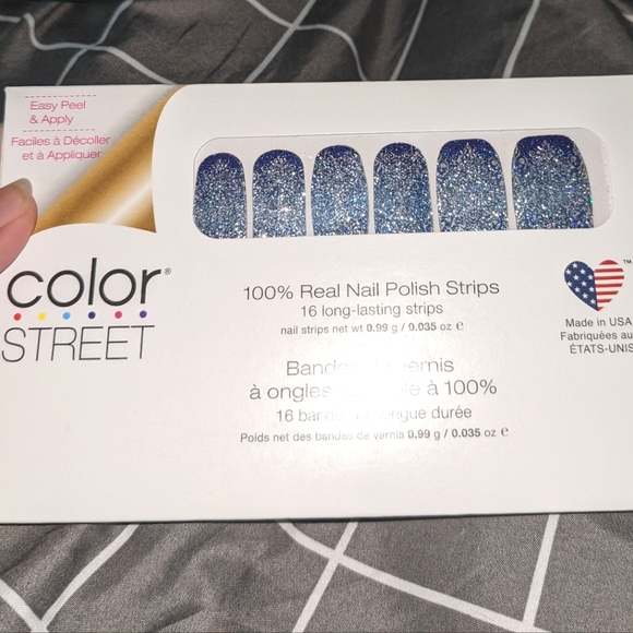 Last chance! COLOR STREET Ice to Meet You RETIRED Snowflake Glitter Design Nails - Picture 4 of 6